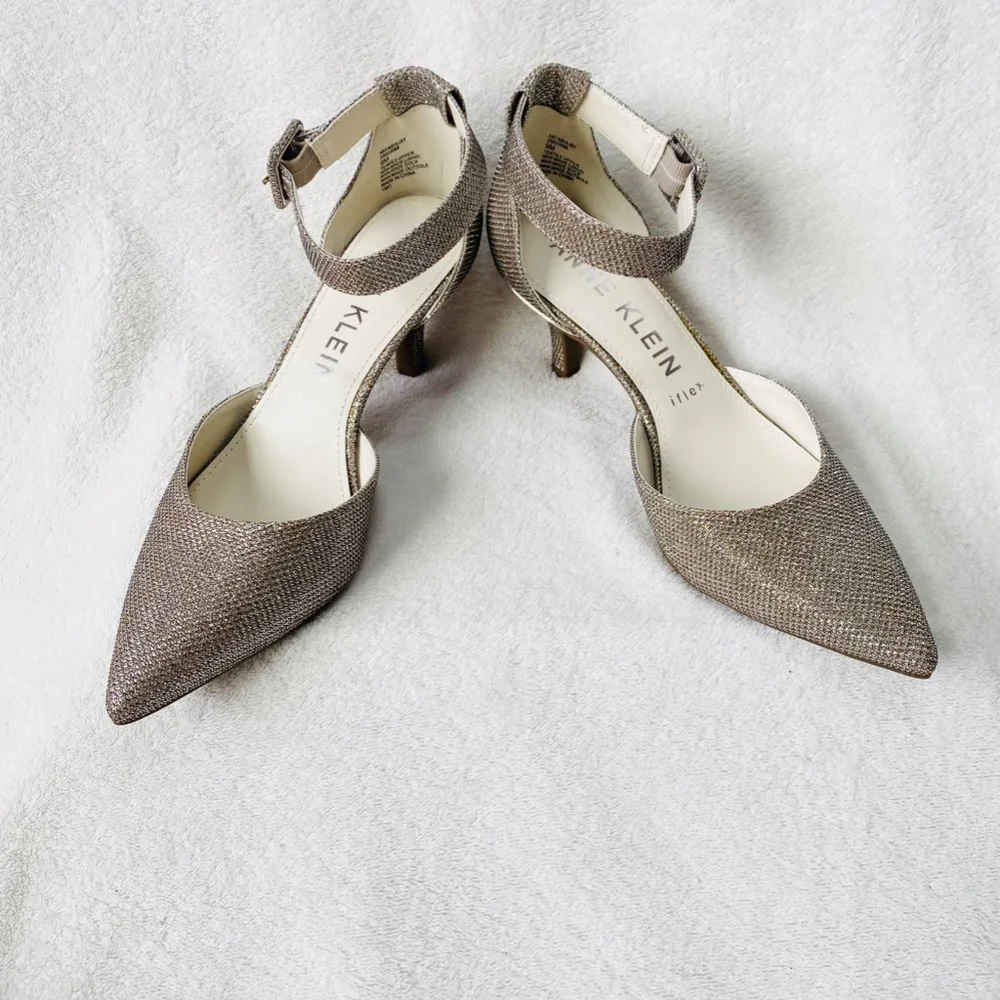 Anne Klein Ariana iFlex Metallic Gold‎ Shimmer Ankle Strap Kitten Heels Pumps 9M
